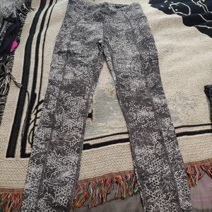 Fast and Free legging NWOT